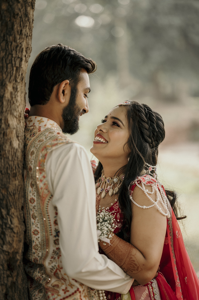 Piyush & Divyani frame 12