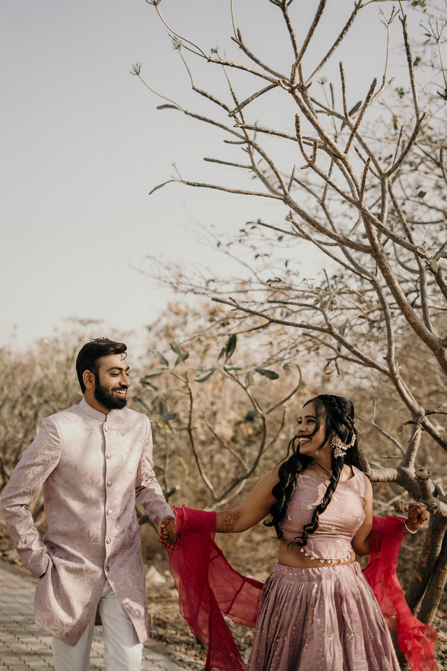 Piyush & Divyani frame 8